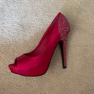 Steve Madden Rhinestone Pumps NEVER WORN Size 8.5